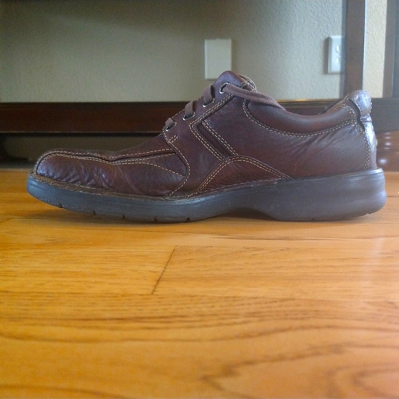 Men's Brown Clark Dress Shoes (size: 10) - Picture 3 of 4